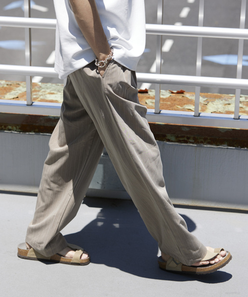 JOURNAL STANDARD relume（ジャーナルスタンダード　レリューム）の「ヒールカット ライトルーズスラックス（スラックス・メンズ・チャコールグレー/ブラック/ベージュ・SMALL/MEDIUM/LARGE）」の2枚目の写真