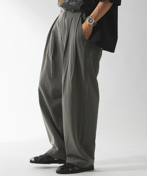 JOURNAL STANDARD relume（ジャーナルスタンダード　レリューム）の「ヒールカット ライトルーズスラックス（スラックス・メンズ・チャコールグレー/ブラック/ベージュ・SMALL/MEDIUM/LARGE）」の13枚目の写真