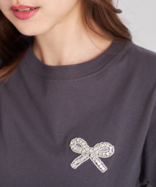tocco closet(トッコ クローゼット)の「リボンビジュー付きTシャツ(Tシャツ/カットソー・レディース・ピンク/オフホワイト/チャコールグレー・M)」の7枚目の写真