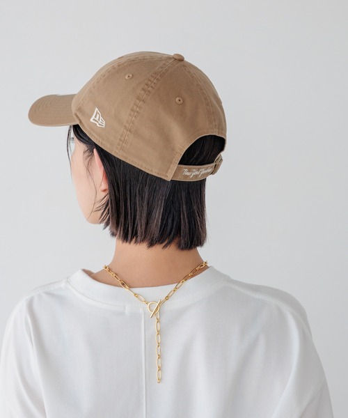 NEW ERA(ニューエラ)の「【NEW ERA(ニューエラ)】別注STRAP LOGO CC(WOMENS)(キャップ・レディース・オフホワイト/ベージュ/ブラウン・FREE)」の22枚目の写真