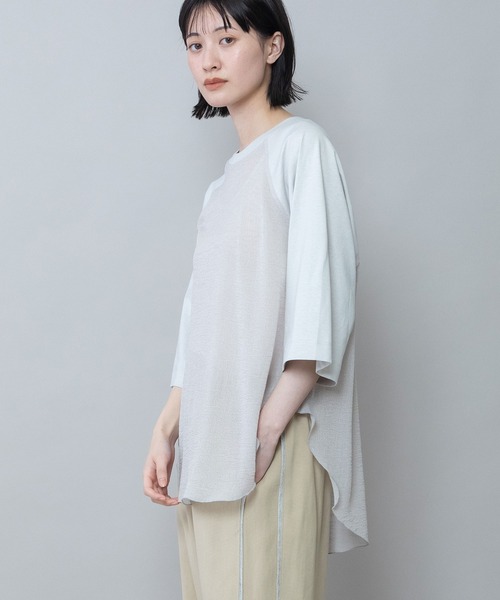 Munich(ミューニック)の「コットンジャージ×ジョーゼットドッキングTシャツ(Tシャツ/カットソー・レディース・グレイッシュベージュ/ブラック・FREE)」の1枚目の写真