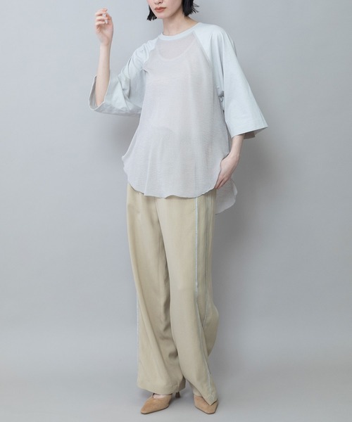 Munich(ミューニック)の「コットンジャージ×ジョーゼットドッキングTシャツ(Tシャツ/カットソー・レディース・グレイッシュベージュ/ブラック・FREE)」の3枚目の写真