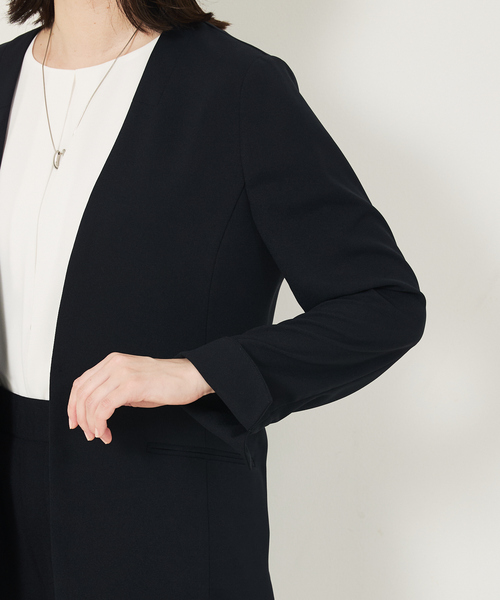 abahouse mavie（アバハウスマヴィ）の「【エニデイカセット・サマー】 ジョーゼットノーカラージャケット（ノーカラージャケット・レディース・ブラック/ダークネイビー・40/38/36）」の12枚目の写真