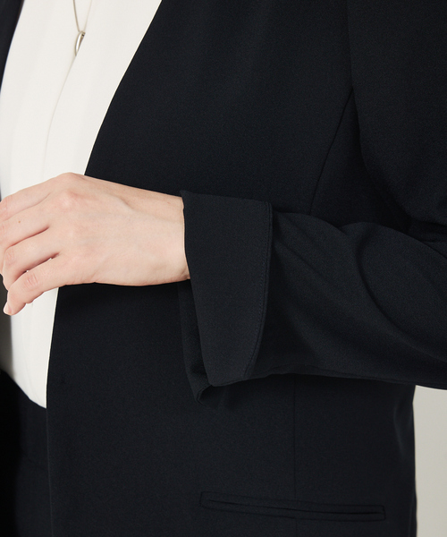 abahouse mavie（アバハウスマヴィ）の「【エニデイカセット・サマー】 ジョーゼットノーカラージャケット（ノーカラージャケット・レディース・ブラック/ダークネイビー・40/38/36）」の13枚目の写真