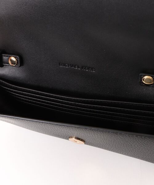MICHAEL KORS（マイケルコース）の「CARSON LG WALLET ON A CHAIN クロスボディ（ショルダーバッグ・レディース・ブラック・FREE）」の4枚目の写真