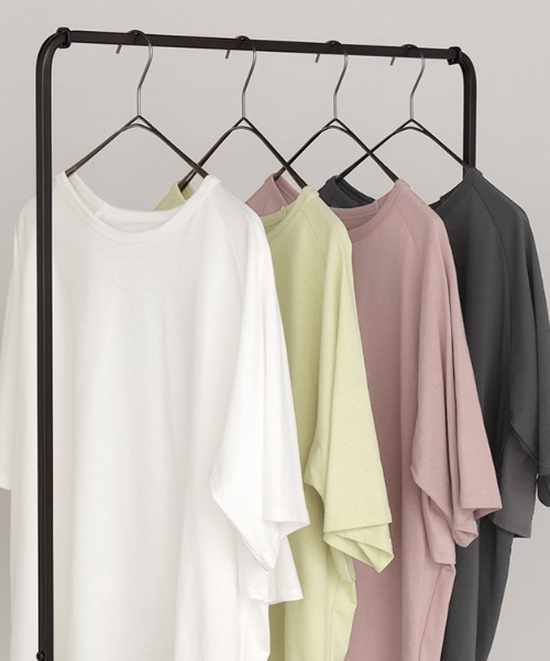 HUG.U(ハグユー)の「バックフレア冷感Tシャツ(Tシャツ/カットソー・レディース・スモークピンク/ホワイト/レモンイエロー/グレー・FREE)」の17枚目の写真