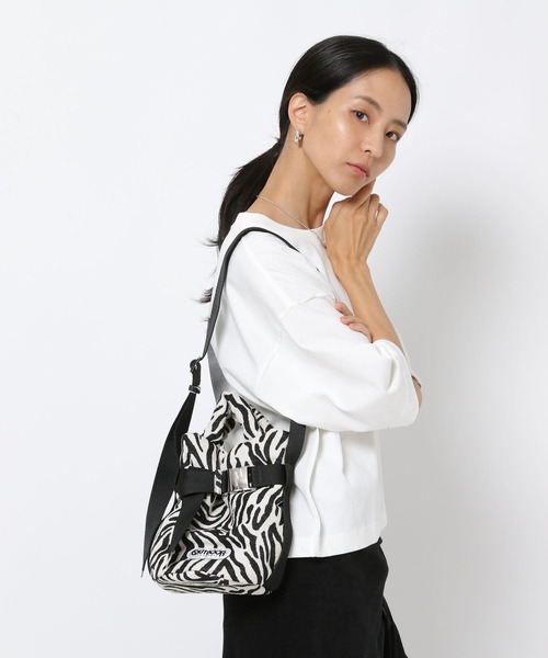 OUTDOOR PRODUCTS（アウトドアプロダクツ）の「【HEREIAM】OUTDOOR PRODUCTS別注/ベルトショルダー（ショルダーバッグ・レディース・ブラウン/レオパード/ブラック/ゼブラ/シルバー・FREE）」の17枚目の写真