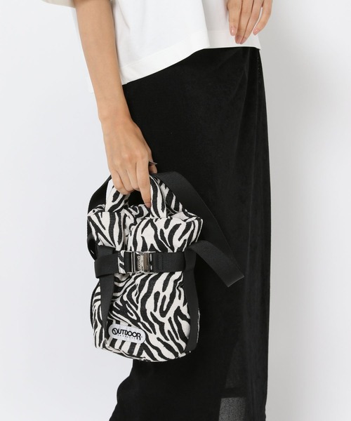 OUTDOOR PRODUCTS（アウトドアプロダクツ）の「【HEREIAM】OUTDOOR PRODUCTS別注/ベルトショルダー（ショルダーバッグ・レディース・ブラウン/レオパード/ブラック/ゼブラ/シルバー・FREE）」の18枚目の写真