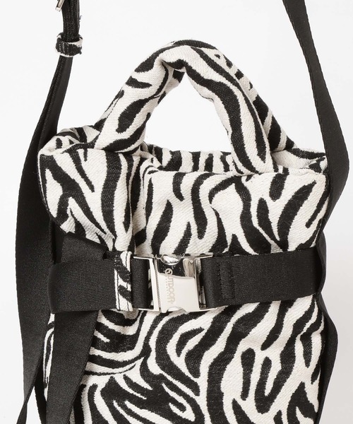 OUTDOOR PRODUCTS（アウトドアプロダクツ）の「【HEREIAM】OUTDOOR PRODUCTS別注/ベルトショルダー（ショルダーバッグ・レディース・ブラウン/レオパード/ブラック/ゼブラ/シルバー・FREE）」の13枚目の写真