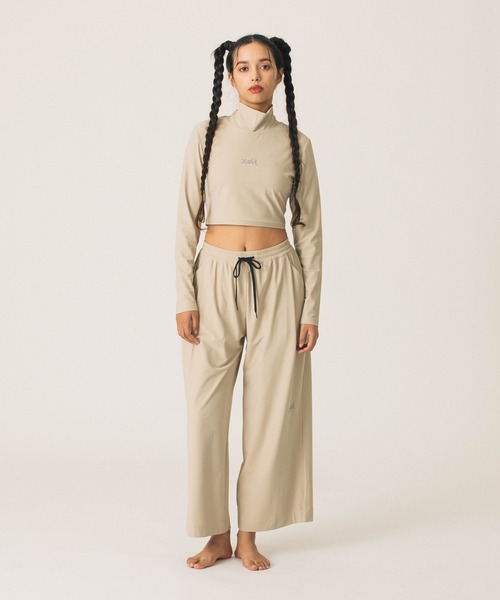 X-girl SPORTS(エックスガールスポーツ)の「HIGH NECK SHORT LS TOP(Tシャツ/カットソー・レディース・ブラック/ベージュ・MEDIUM/LARGE)」の6枚目の写真