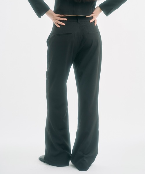 FEKETE（フェケテ）の「flared slacks / フレアスラックス（スラックス・レディース・グレー/ブラック・SMALL/MEDIUM/LARGE）」の11枚目の写真