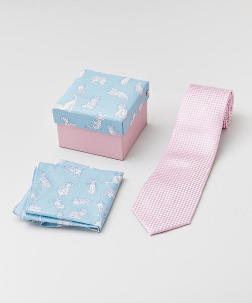 TAKEO KIKUCHI(タケオキクチ)の「【BOXセット】ベーシックネクタイ&リバティハンカチ 特製ギフトセット(ネクタイ・メンズ・グリーン/ボルドー/ピンク系/ネイビー・00)」の3枚目の写真