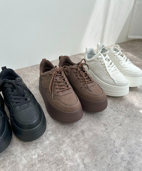 INGNI（イング）の「厚底スニーカー（スニーカー・レディース・ブラック/ブラウン/オフホワイト・M/L）」の4枚目の写真