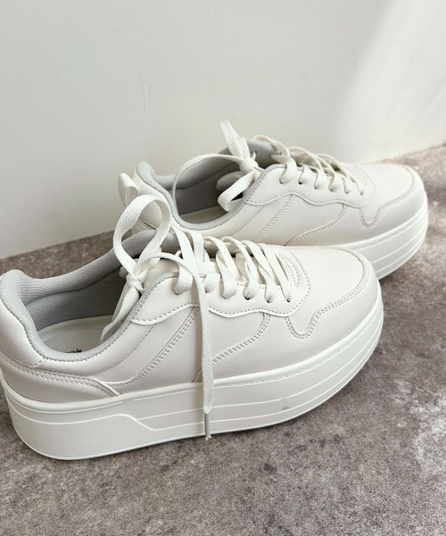 INGNI（イング）の「厚底スニーカー（スニーカー・レディース・ブラック/ブラウン/オフホワイト・M/L）」の8枚目の写真