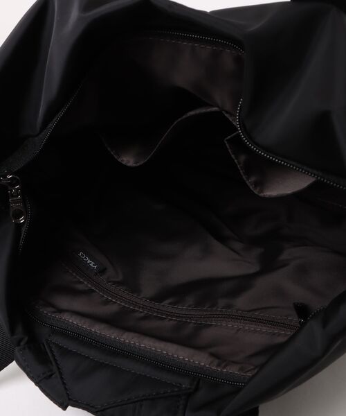 Y'SACCS(イザック)の「ドローストリング コンビカラーリュックサック(バックパック/リュック・レディース・ダークグレー/ブルー/ブラック/チョコ・FREE)」の7枚目の写真