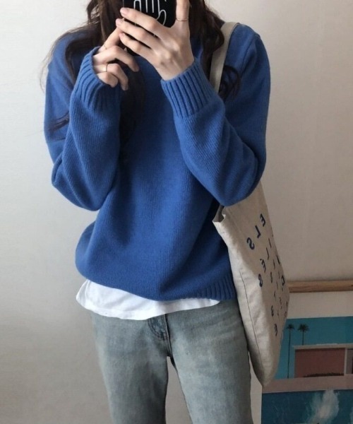 cammie(キャミー)の「クルーネックオーバーサイズニット(ニット/セーター・レディース・ホワイト/ブルー/ベージュ/ブラック・F)」の4枚目の写真