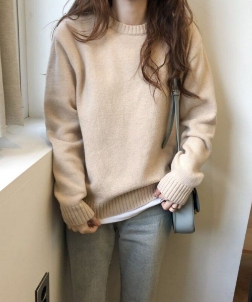cammie(キャミー)の「クルーネックオーバーサイズニット(ニット/セーター・レディース・ホワイト/ブルー/ベージュ/ブラック・F)」の16枚目の写真