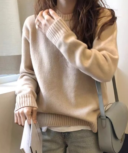 cammie(キャミー)の「クルーネックオーバーサイズニット(ニット/セーター・レディース・ホワイト/ブルー/ベージュ/ブラック・F)」の13枚目の写真
