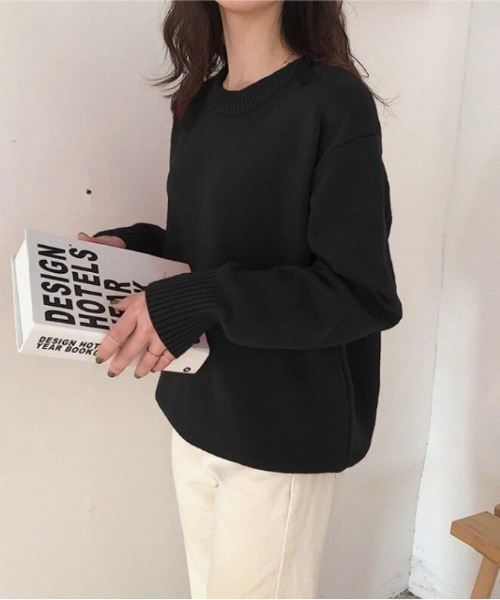 cammie(キャミー)の「クルーネックオーバーサイズニット(ニット/セーター・レディース・ホワイト/ブルー/ベージュ/ブラック・F)」の7枚目の写真