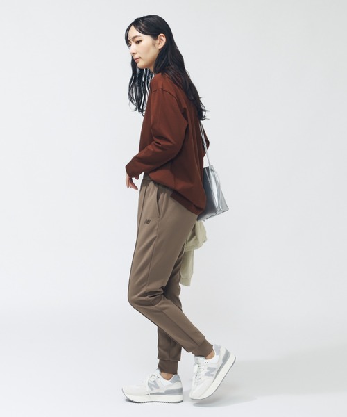 NEW BALANCE（ニューバランス）の「【アルペン限定】 ニューバランス New Balance THE CITY シューパッチロングスリーブTシャツ（Tシャツ/カットソー・レディース・ブラウン/オフホワイト/チャコールグレー・M/L）」の8枚目の写真