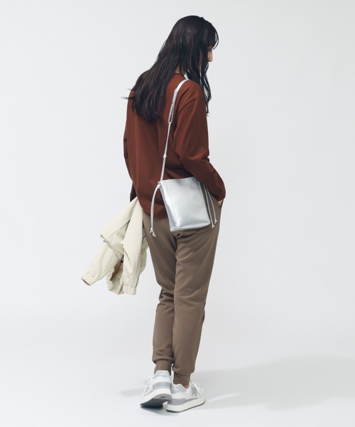 NEW BALANCE（ニューバランス）の「【アルペン限定】 ニューバランス New Balance THE CITY シューパッチロングスリーブTシャツ（Tシャツ/カットソー・レディース・ブラウン/オフホワイト/チャコールグレー・M/L）」の9枚目の写真