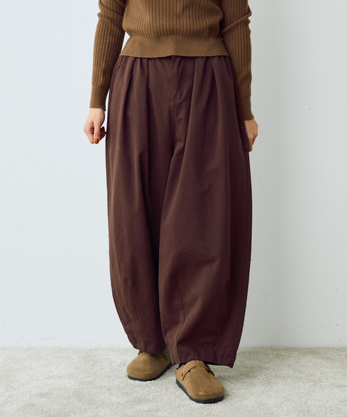 Crisp(クリスプ)の「クロップドボリュームパンツ(チノパンツ・レディース・アイボリー/ブラック/ブラウン・FREE)」の1枚目の写真