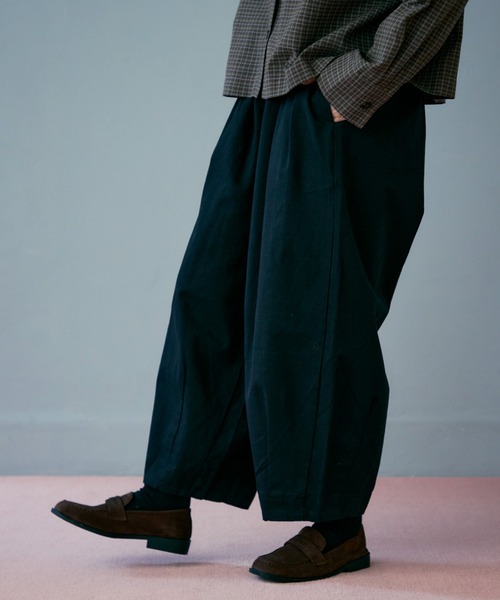 Crisp(クリスプ)の「クロップドボリュームパンツ(チノパンツ・レディース・アイボリー/ブラック/ブラウン・FREE)」の17枚目の写真