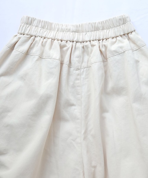 Crisp(クリスプ)の「クロップドボリュームパンツ(チノパンツ・レディース・アイボリー/ブラック/ブラウン・FREE)」の13枚目の写真