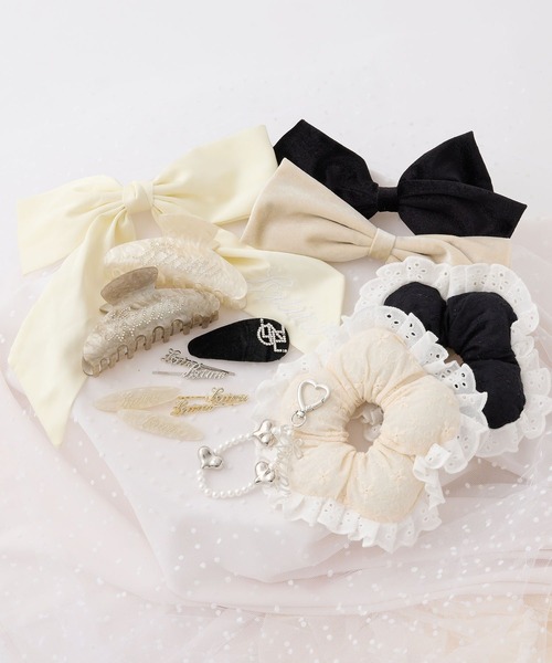 one after another NICE CLAUP（ワンアフターアナザーナイスクラップ）の「【Latini】ロゴストーンワニクリップ（バレッタ/ヘアクリップ・レディース・グレー/アイボリー・FREE）」の7枚目の写真