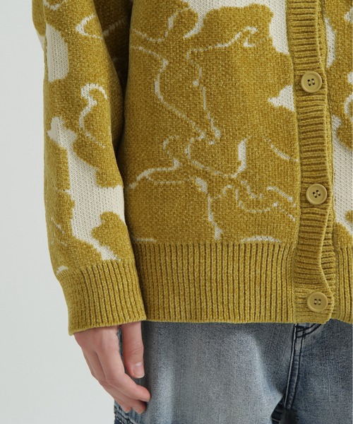 AVIREX（アヴィレックス）の「《直営店限定》BOUCLE CAMO KINT CARDIGAN（カーディガン/ボレロ・レディース・ネイビー/イエロー・F）」の4枚目の写真