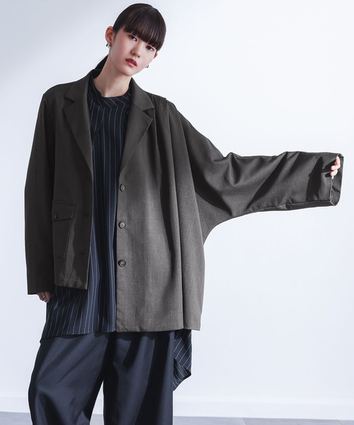 kOhAKU(コハク)の「アシンメトリータックジャケット(テーラードジャケット・レディース・チャコール/ブラック・2/1)」の5枚目の写真