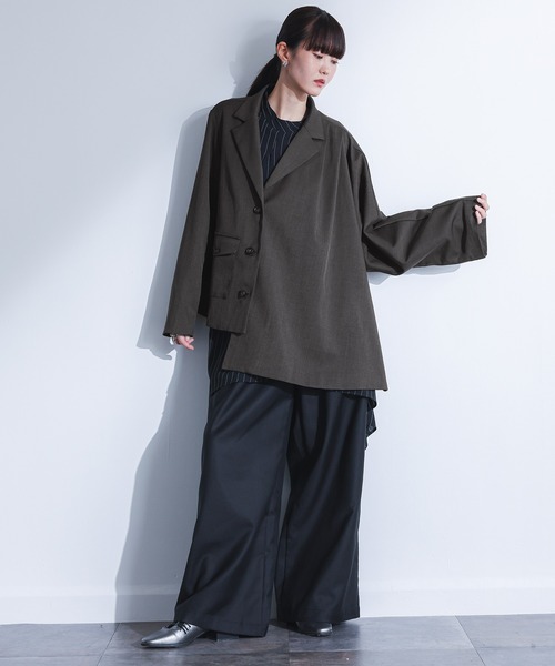 kOhAKU(コハク)の「アシンメトリータックジャケット(テーラードジャケット・レディース・チャコール/ブラック・2/1)」の8枚目の写真