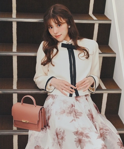 SWINGLE（スウィングル）の「ノーカラーリボンジャケット（ノーカラージャケット・レディース・ブラック/オフホワイト・SMALL/MEDIUM）」の4枚目の写真