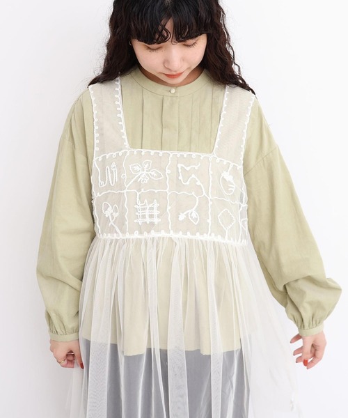 l'atelier du savon（アトリエドサボン）の「_いちごのコード刺繍　重ねるチュールブラウス（シャツ/ブラウス・レディース・ブラック/オフホワイト・FREE）」の2枚目の写真