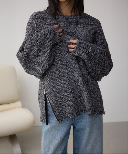 AZUL by moussy(アズールバイマウジー)の「サイドZIPニットトップス(ニット/セーター・レディース・アイボリー/ブラック系その他/グレー/ボルドー・FREE)」の3枚目の写真