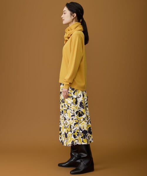 自由区(ジユウク)の「ウールハイゲージVネック ニット(ニット/セーター・レディース・ターコイズブルー系/ベージュ系/イエロー系/グレー系・46/44)」の8枚目の写真