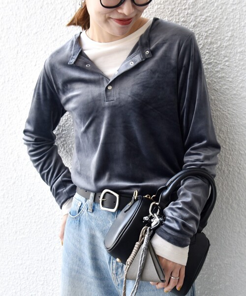 SHIPS any（シップス エニィ）の「SHIPS any:〈洗濯機可能〉ポリエステル ベロア 2way ヘンリーネック プルオーバー（Tシャツ/カットソー・レディース・ブラック/グレー/ワイン・ONE SIZE）」の11枚目の写真