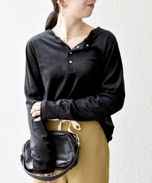 SHIPS any（シップス エニィ）の「SHIPS any:〈洗濯機可能〉ポリエステル ベロア 2way ヘンリーネック プルオーバー（Tシャツ/カットソー・レディース・ブラック/グレー/ワイン・ONE SIZE）」の14枚目の写真