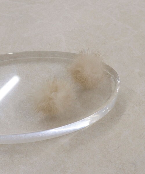 fredy emue(フレディエミュ)の「ミンクファーピアス(ピアス(両耳用)・レディース・ブラック/ベージュ・FREE)」の7枚目の写真