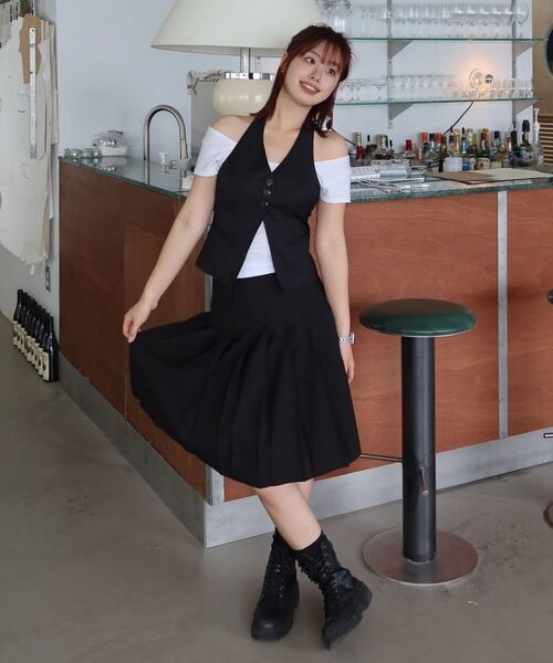 WESLEYHYUSTON(ウェズリーユーストン)の「Evelyn halter neck vest black(ベスト・レディース・その他・SMALL/MEDIUM)」の5枚目の写真