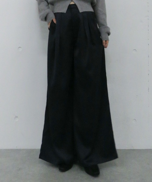 archives（アルシーヴ）の「サテンタックパンツ（その他パンツ・レディース・ネイビー/ブラウン/ベージュ・MEDIUM）」の18枚目の写真