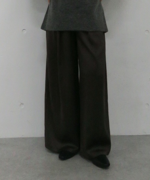 archives（アルシーヴ）の「サテンタックパンツ（その他パンツ・レディース・ネイビー/ブラウン/ベージュ・MEDIUM）」の13枚目の写真