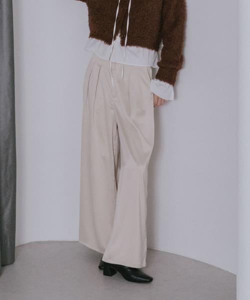 archives（アルシーヴ）の「サテンタックパンツ（その他パンツ・レディース・ネイビー/ブラウン/ベージュ・MEDIUM）」の6枚目の写真