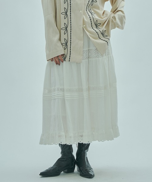 ROSE BUD（ローズバッド）の「(mag.by c)FRILL TIERED SKIRT（スカート・レディース・ホワイト/ブラック・ONE SIZE）」の4枚目の写真