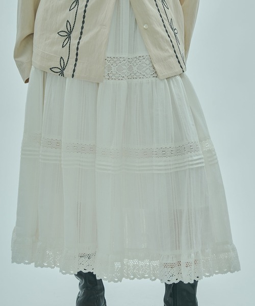 ROSE BUD（ローズバッド）の「(mag.by c)FRILL TIERED SKIRT（スカート・レディース・ホワイト/ブラック・ONE SIZE）」の13枚目の写真