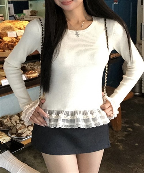FREE STYLISTS(フリー スタイリスト)の「異素材ドッキングレースフリルニットトップス(Tシャツ/カットソー・レディース・グレー/ホワイト・M/L/XL/S)」の5枚目の写真