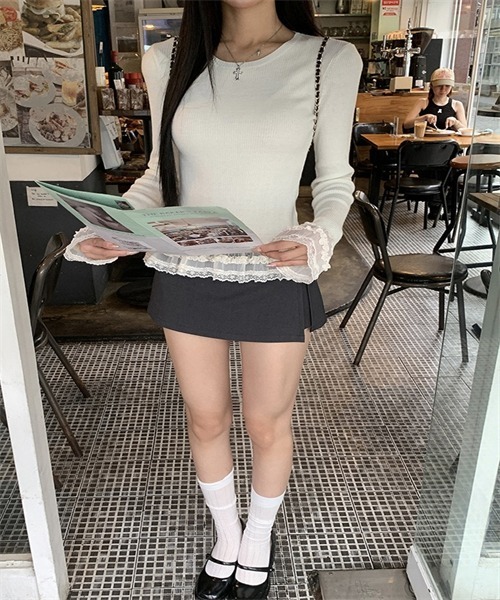 FREE STYLISTS(フリー スタイリスト)の「異素材ドッキングレースフリルニットトップス(Tシャツ/カットソー・レディース・グレー/ホワイト・M/L/XL/S)」の8枚目の写真