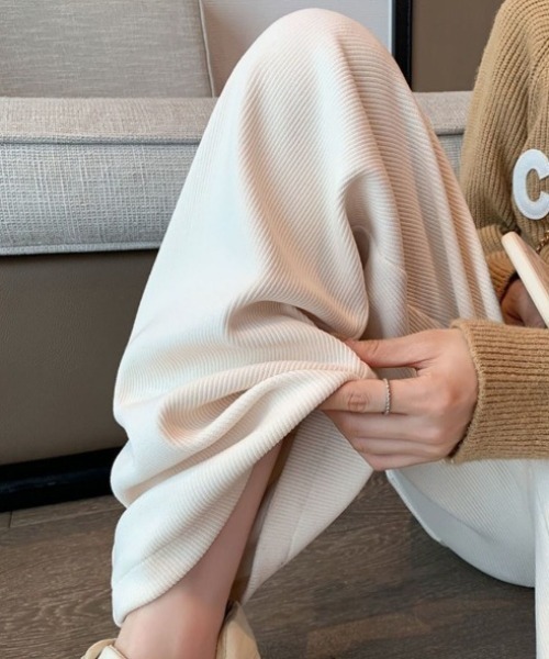 yuue' ( wear )（ユーイ）の「裏起毛コーデュロイワイドパンツ（その他パンツ・レディース・アイボリー/ブラック・FREE）」の4枚目の写真