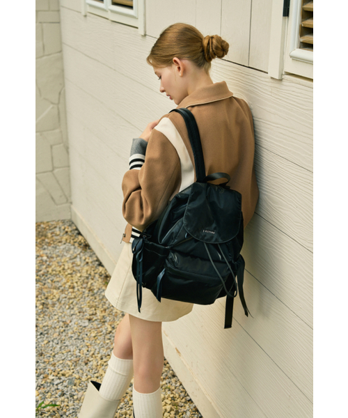 JESTINA(ジェイエスティナ)の「BALLO LG フラップバックパック BK (JHNEHB4BF119BK260)(バックパック/リュック・レディース・ブラック・FREE)」の1枚目の写真