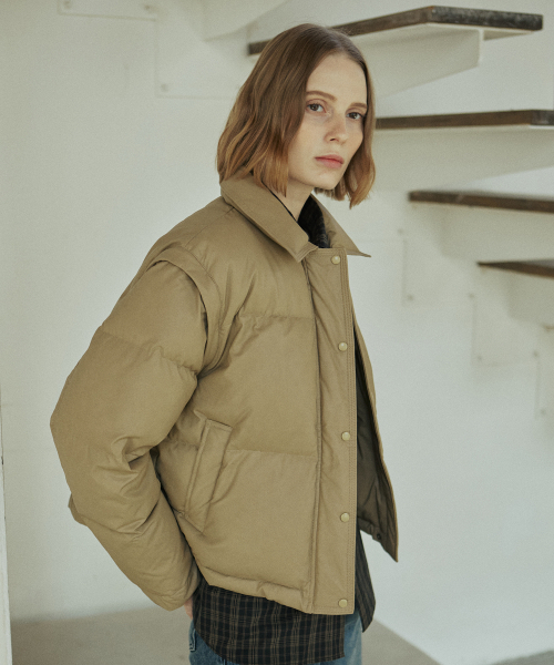 YUPPE（ヨッペ）の「LEATHER SHORT PADDING_BEIGE（ダウンジャケット/コート・レディース・その他・FREE）」の2枚目の写真